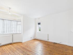 2 bedroom student apartment in Mill Hill, London