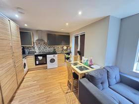 2 bedroom student house in Headingley, Leeds