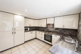6 bedroom student house in Hyde Park, Leeds