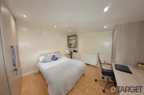 1 bedroom student house in Hyde Park, Leeds