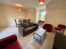5 bedroom student apartment in Newtown, Exeter