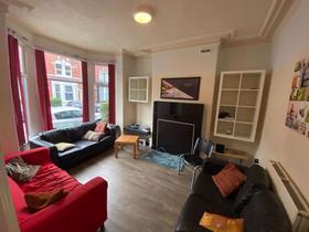 4 bedroom student house in Hyde Park, Leeds