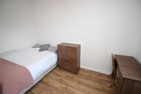 3 bedroom student apartment in Hyde Park, Leeds