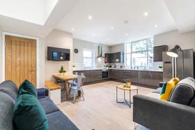 6 bedroom student house in Woodhouse, Leeds