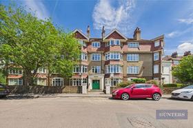 3 bedroom student house in The Polygon, Southampton