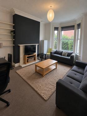 5 bedroom student house in Hyde Park, Leeds