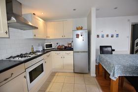 3 bedroom student house in Hyde Park, Leeds