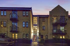 2 bedroom student apartment in Shoreditch, London