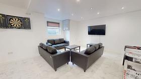 8 bedroom student house in Hyde Park, Leeds