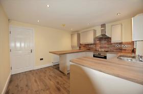 4 bedroom student house in Hyde Park, Leeds