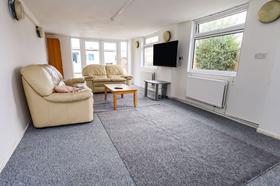 6 bedroom student house in Ensbury Park, Bournemouth