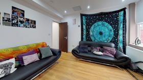 6 bedroom student house in Hyde Park, Leeds