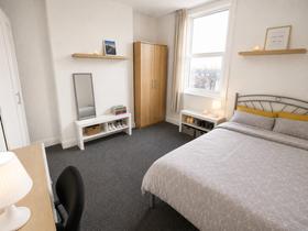 3 bedroom student house in Hyde Park, Leeds