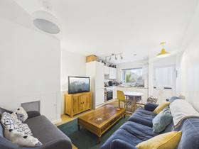 3 bedroom student apartment in Battersea, London