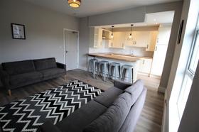 6 bedroom student apartment in Woodhouse, Leeds