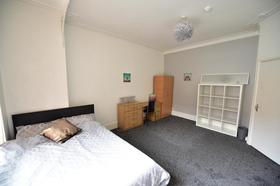 7 bedroom student house in Hyde Park, Leeds
