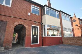 5 bedroom student house in Hyde Park, Leeds