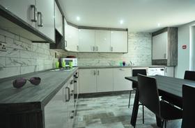 6 bedroom student house in Hyde Park, Leeds