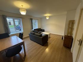 3 bedroom student apartment in Hyde Park, Leeds