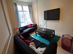 4 bedroom student house in Hyde Park, Leeds