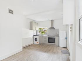 2 bedroom student apartment in Brentford, London