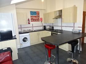 6 bedroom student house in Treforest, Pontypridd