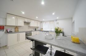 6 bedroom student house in Woodhouse, Leeds