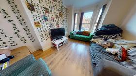 6 bedroom student house in Hyde Park, Leeds