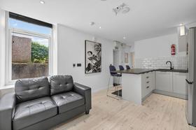 2 bedroom student house in Brynmill, Swansea