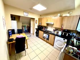 3 bedroom student apartment in Headingley, Leeds