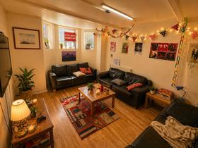 9 bedroom student house in Hyde Park, Leeds