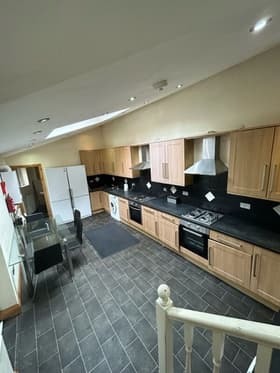 10 bedroom student house in Hyde Park, Leeds