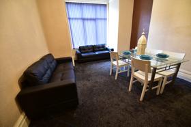 7 bedroom student house in Hyde Park, Leeds