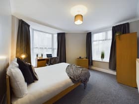 6 bedroom student house in Sandfields, Swansea