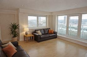 2 bedroom student apartment in City Centre, Sheffield