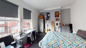 6 bedroom student house in Hyde Park, Leeds