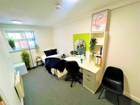 1 bedroom student apartment in City Centre, Leicester