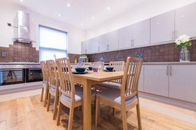 8 bedroom student house in Hyde Park, Leeds