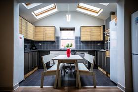 8 bedroom student house in Hyde Park, Leeds