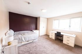 6 bedroom student house in Hyde Park, Leeds
