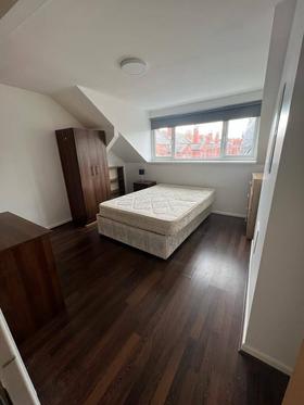 6 bedroom student house in Hyde Park, Leeds