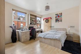 6 bedroom student house in Hyde Park, Leeds