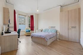 6 bedroom student house in Hyde Park, Leeds