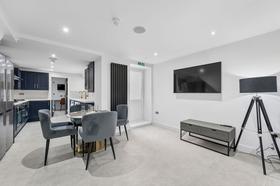6 bedroom student house in Brynmill, Swansea