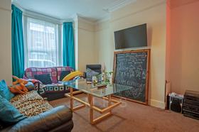 4 bedroom student house in Hyde Park, Leeds