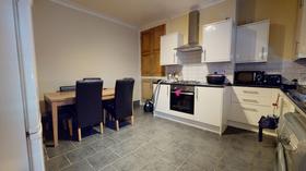 4 bedroom student house in Hyde Park, Leeds