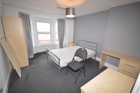 6 bedroom student apartment in Winton, Bournemouth