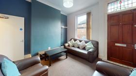 5 bedroom student house in Hyde Park, Leeds