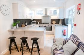 6 bedroom student house in Brynmill, Swansea