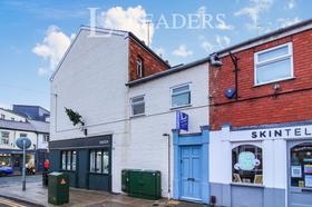 3 bedroom student apartment in Town Centre, Leamington Spa